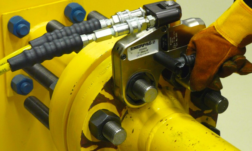Hydraulic Bolt Torquing